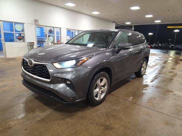 used 2021 Toyota Highlander car, priced at $25,500