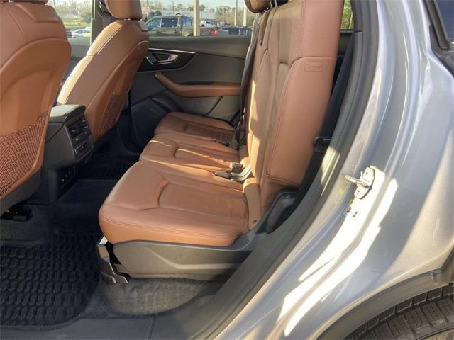 used 2022 Audi Q7 car, priced at $27,500