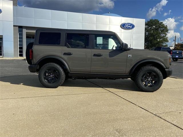 new 2025 Ford Bronco car, priced at $45,495