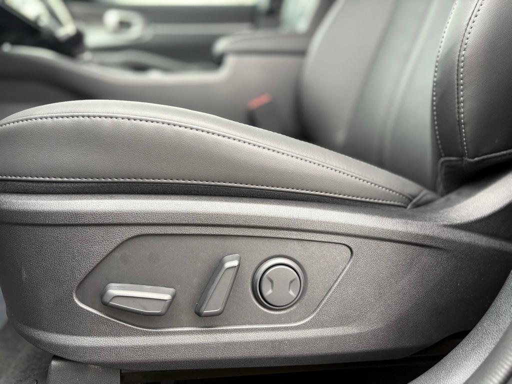 new 2026 Kia Sorento car, priced at $38,330