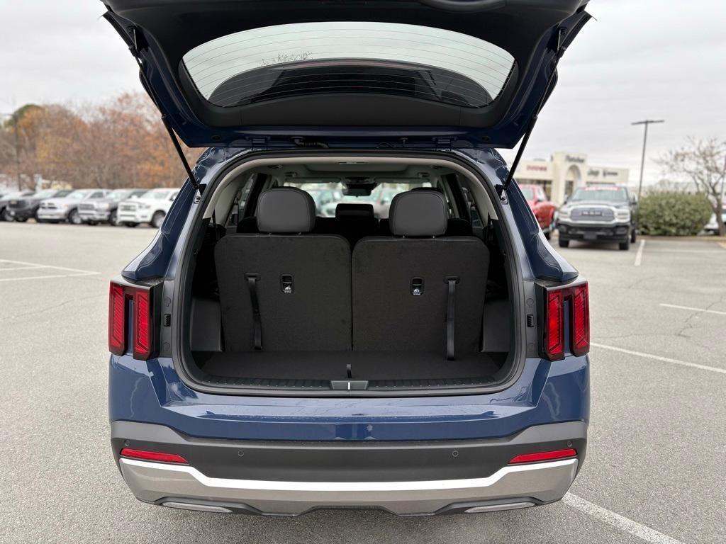 new 2026 Kia Sorento car, priced at $38,330