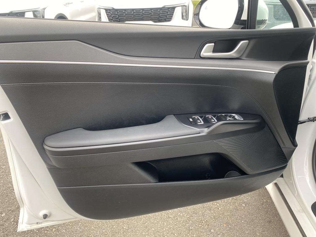 new 2026 Kia K5 car, priced at $29,060