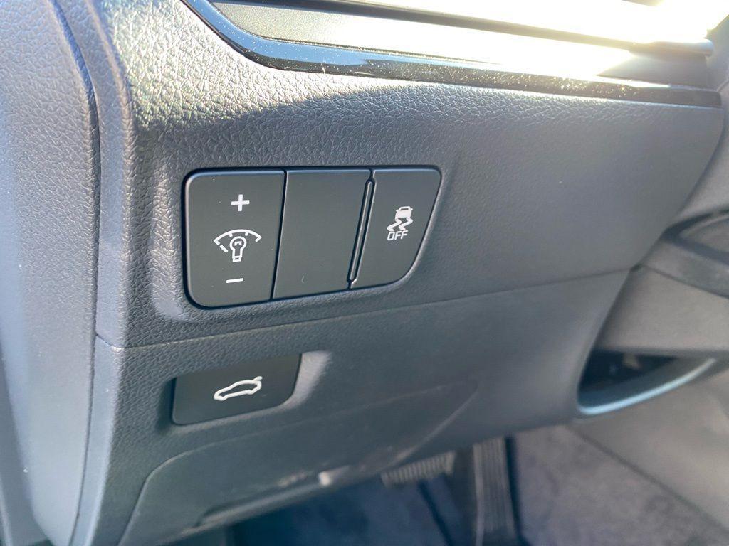 new 2026 Kia K5 car, priced at $30,080