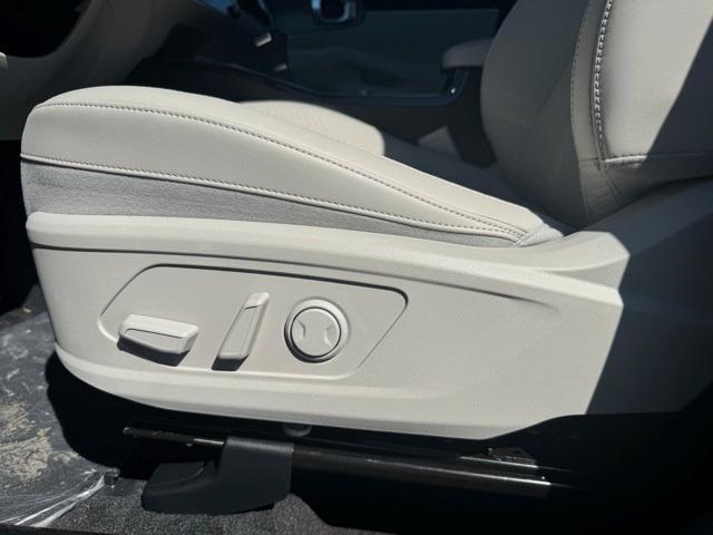 new 2025 Kia Sorento car, priced at $43,785