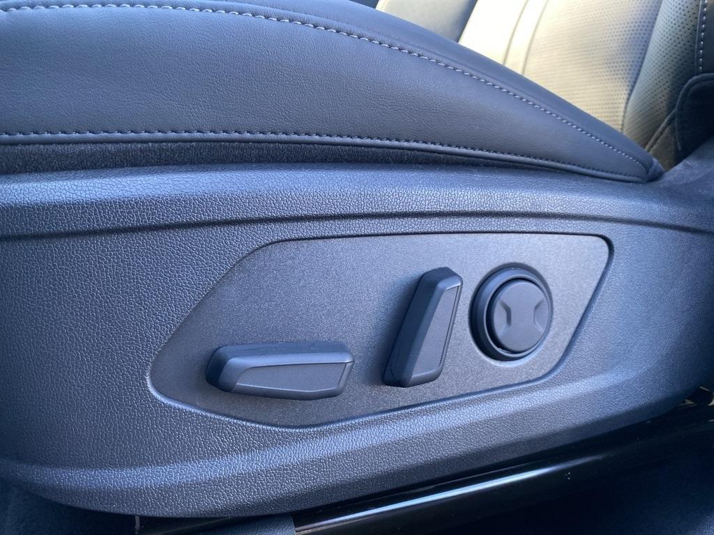 new 2026 Kia Sorento car, priced at $38,975