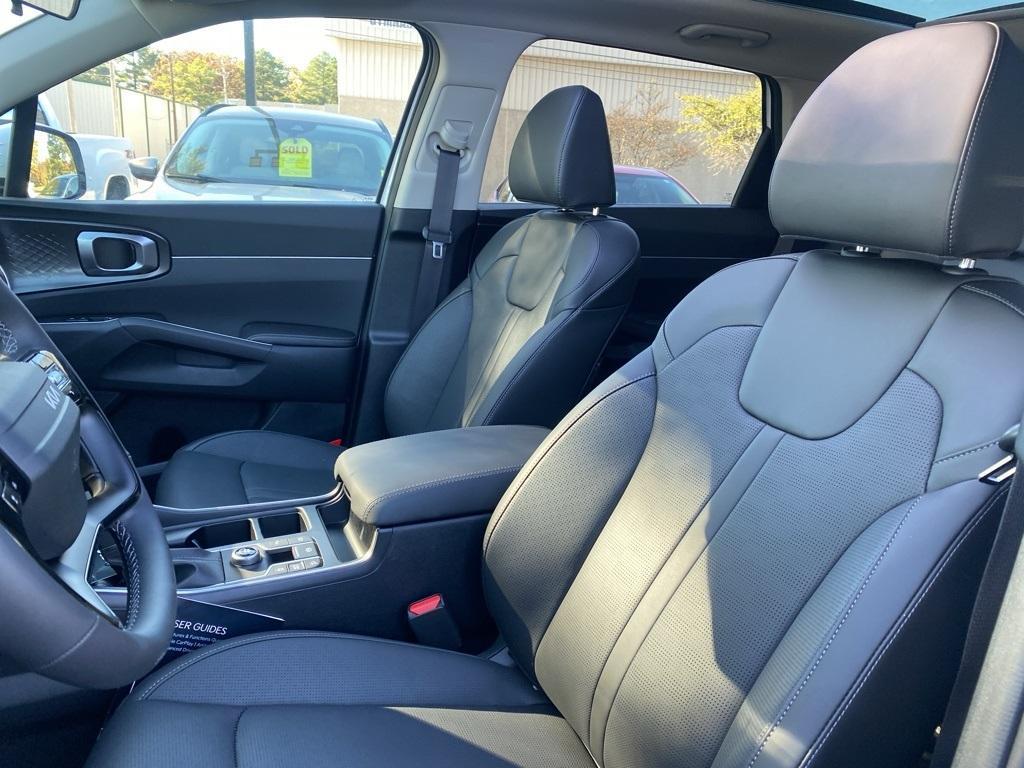 new 2026 Kia Sorento car, priced at $38,975