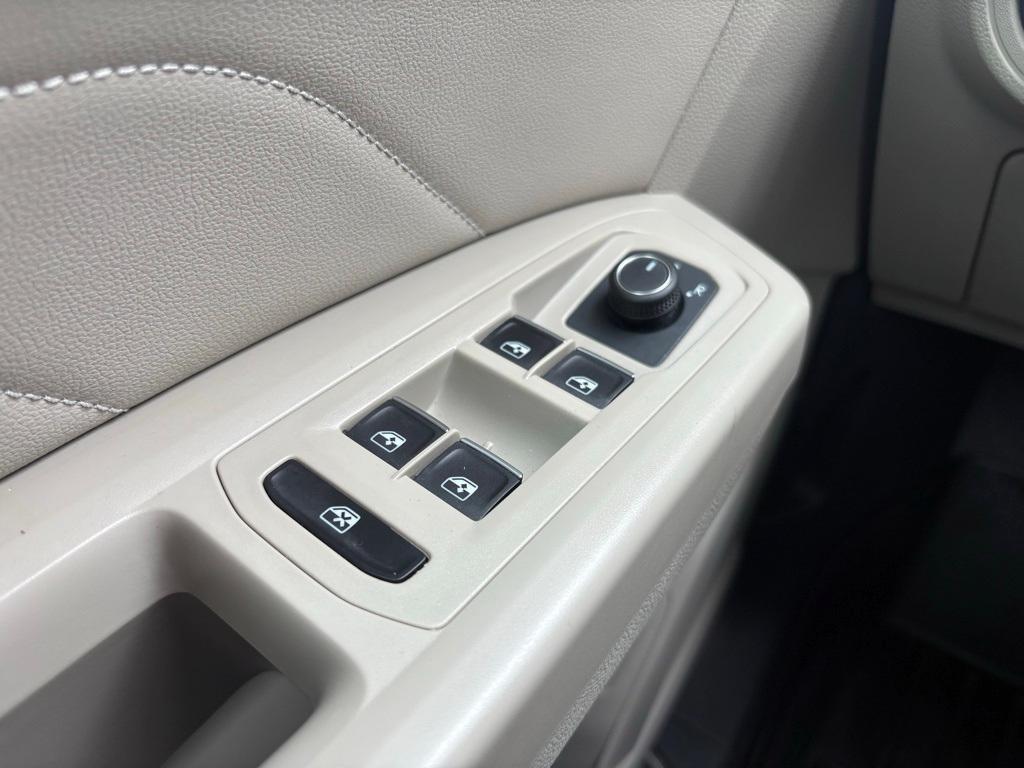 used 2023 Volkswagen Atlas car, priced at $25,694