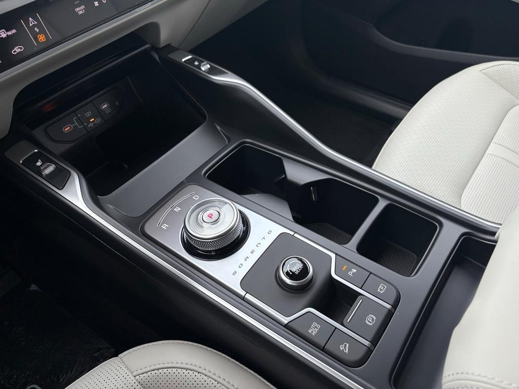 new 2026 Kia Sorento Hybrid car, priced at $42,995