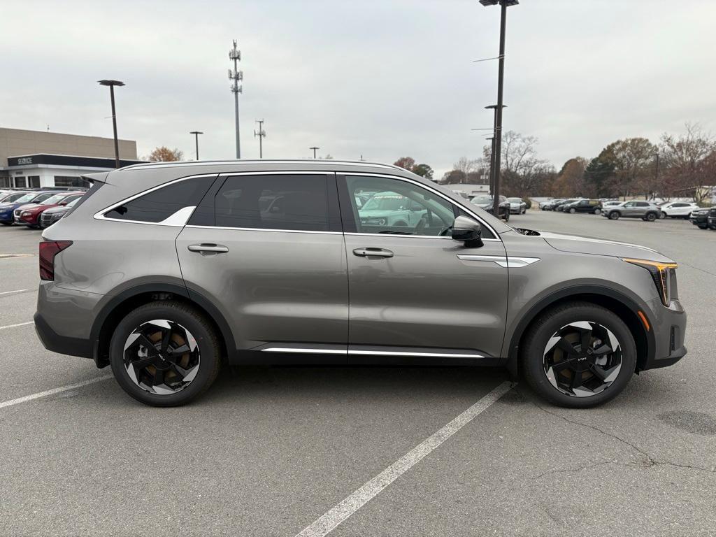 new 2026 Kia Sorento Hybrid car, priced at $42,995