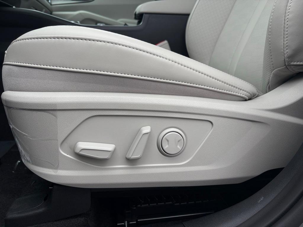 new 2026 Kia Sorento Hybrid car, priced at $42,995