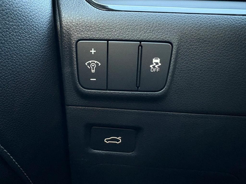 new 2026 Kia K5 car, priced at $30,080