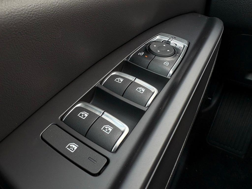 new 2026 Kia Carnival Hybrid car, priced at $54,870