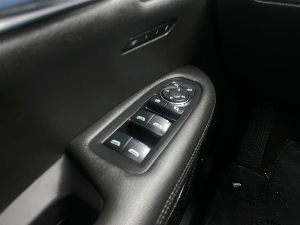 used 2023 Cadillac XT6 car, priced at $32,449