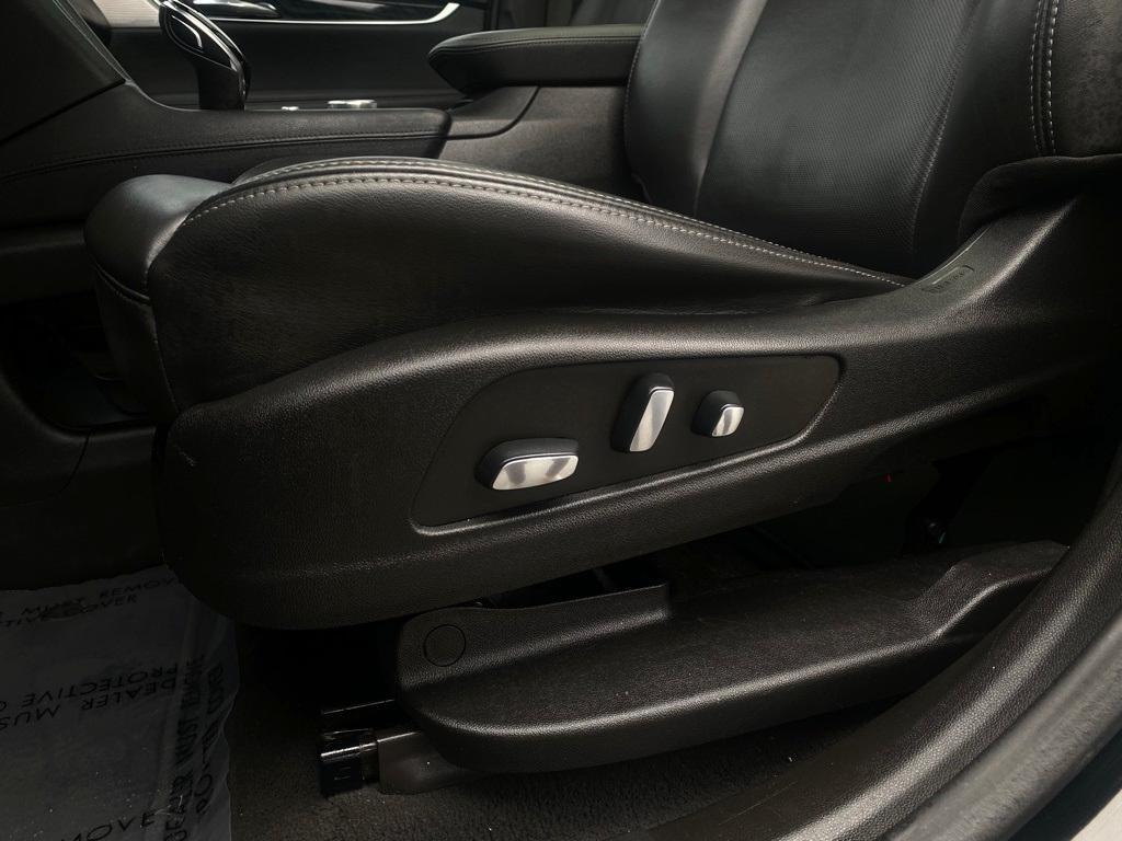 used 2023 Cadillac XT6 car, priced at $32,449