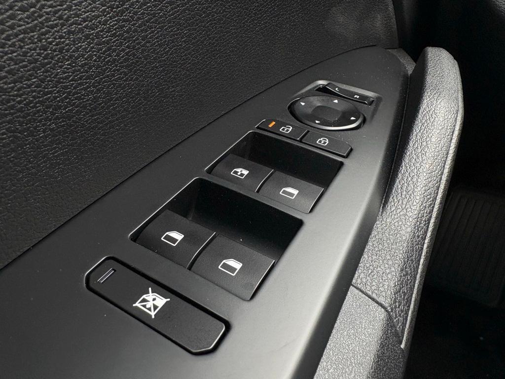 new 2026 Kia Sportage Hybrid car, priced at $33,050