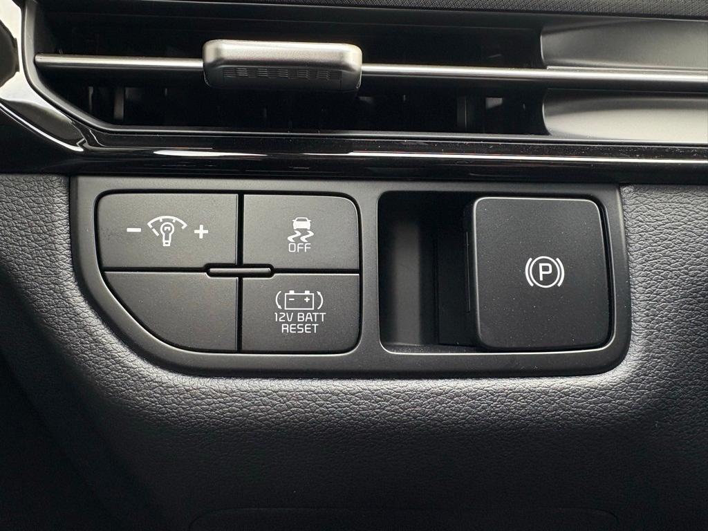 new 2026 Kia Sportage Hybrid car, priced at $33,050