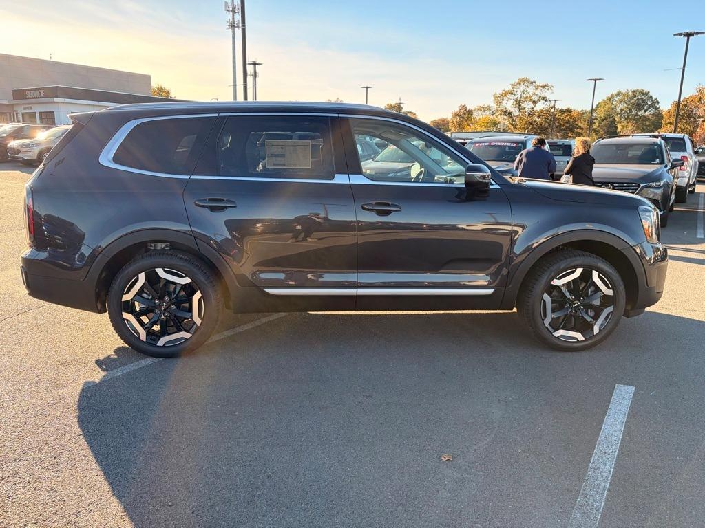 new 2025 Kia Telluride car, priced at $44,210