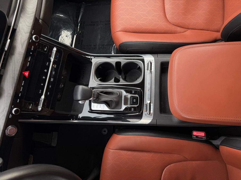 used 2024 Kia Carnival car, priced at $31,998