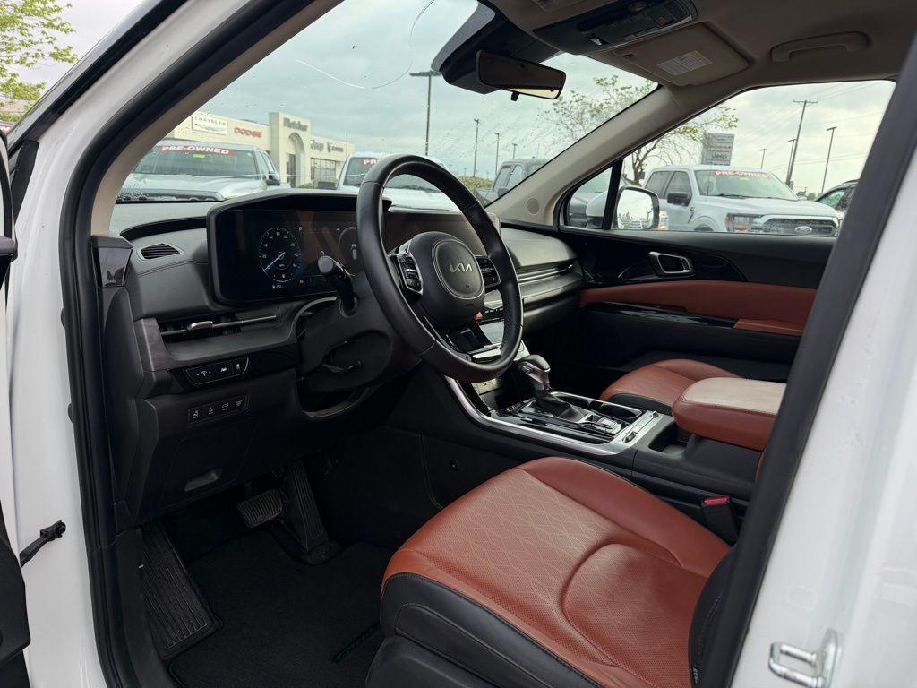 used 2024 Kia Carnival car, priced at $31,998