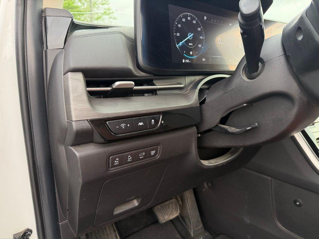 used 2024 Kia Carnival car, priced at $31,998