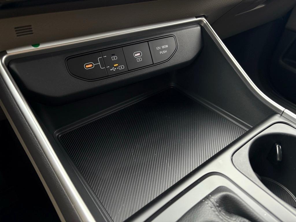 new 2026 Kia Carnival car, priced at $41,075