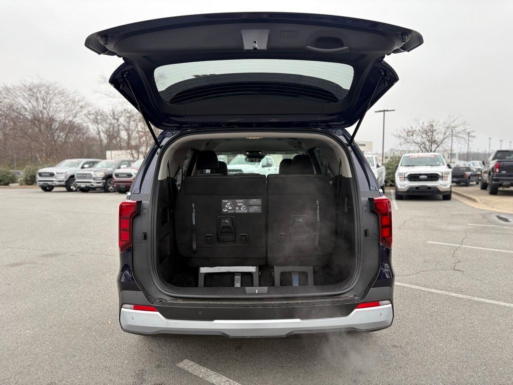 new 2026 Kia Carnival car, priced at $41,075