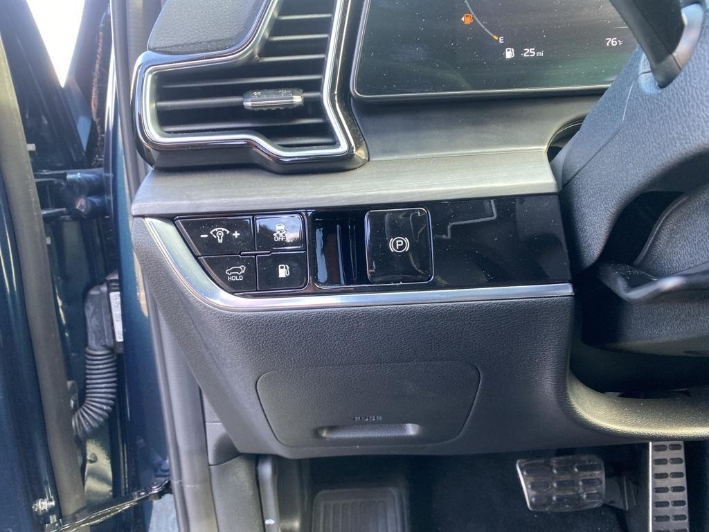 new 2025 Kia Sportage Plug-In Hybrid car, priced at $45,740