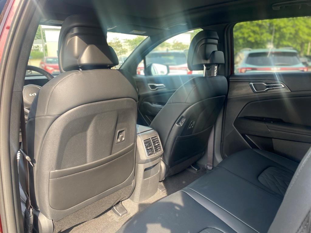 new 2025 Kia Sportage Plug-In Hybrid car, priced at $46,135