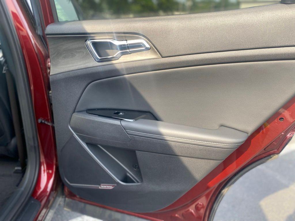 new 2025 Kia Sportage Plug-In Hybrid car, priced at $46,135