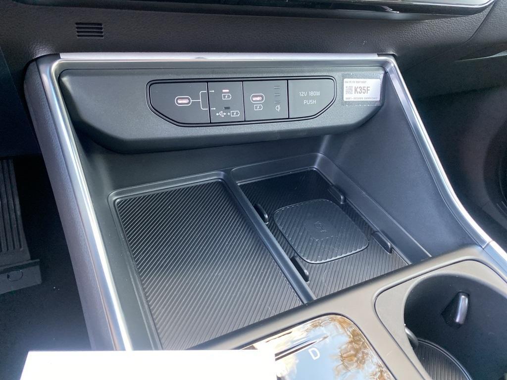 new 2026 Kia Carnival Hybrid car, priced at $55,365