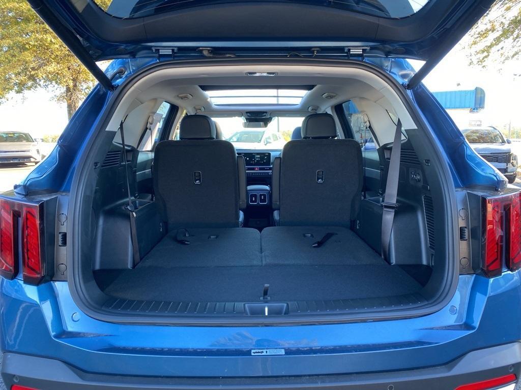 new 2026 Kia Sorento Hybrid car, priced at $42,570