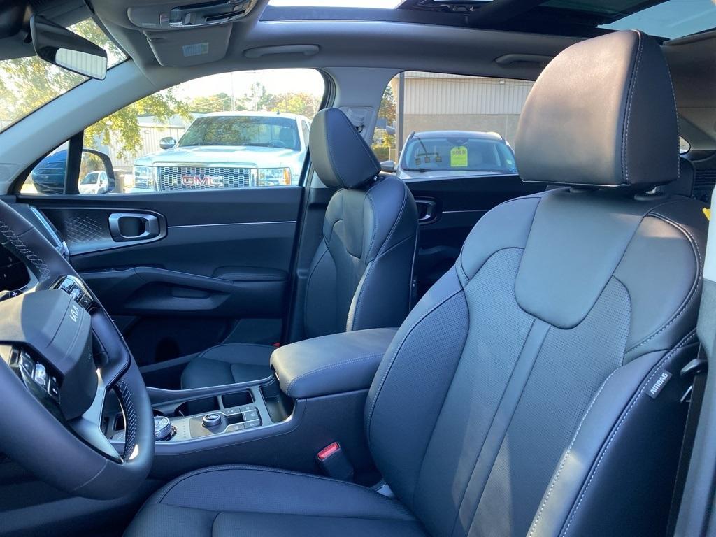 new 2026 Kia Sorento Hybrid car, priced at $42,570