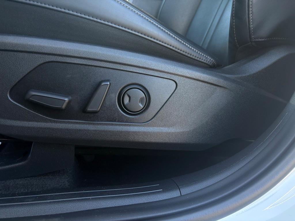 new 2025 Kia Sorento Hybrid car, priced at $42,585