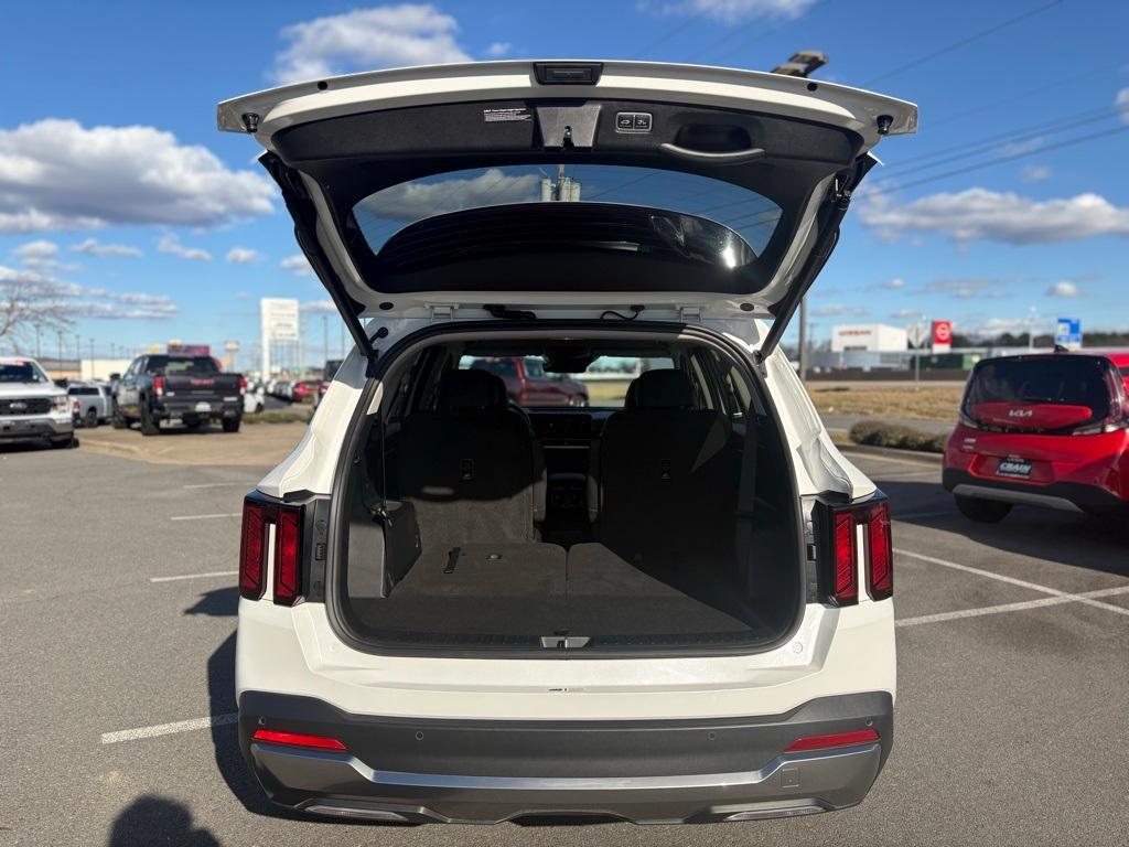 new 2025 Kia Sorento Hybrid car, priced at $42,585