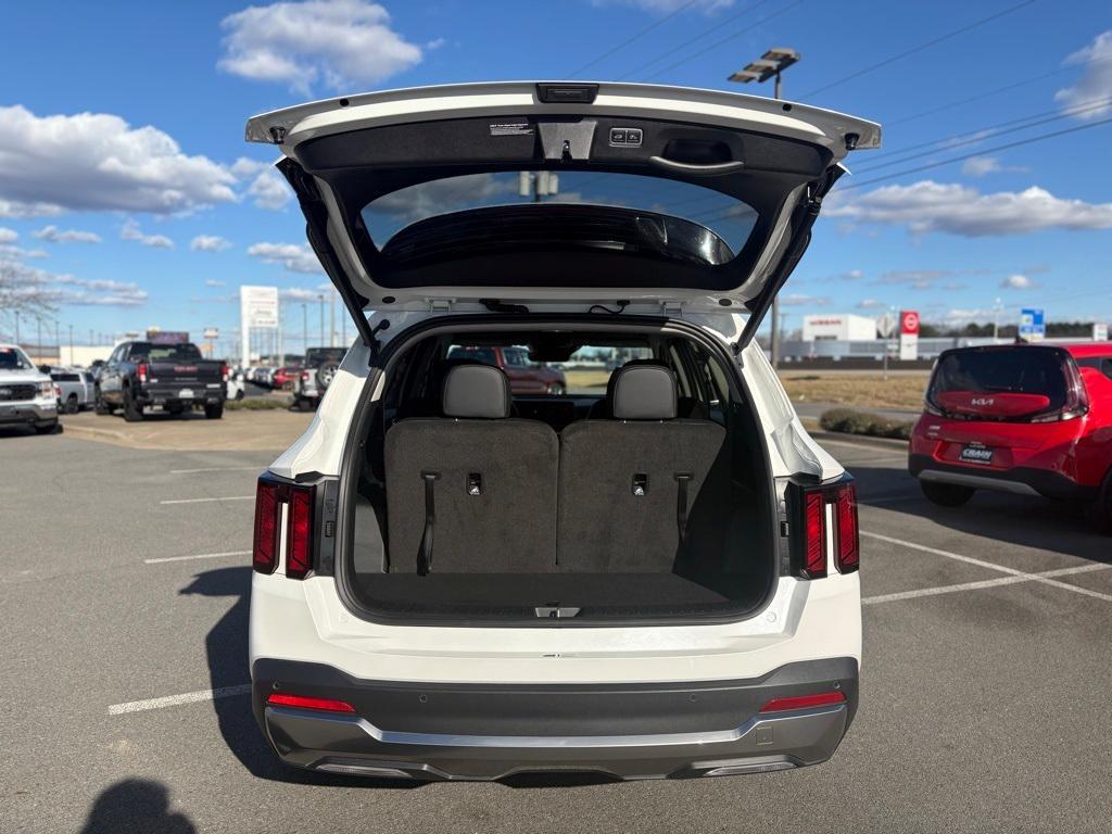 new 2025 Kia Sorento Hybrid car, priced at $42,585