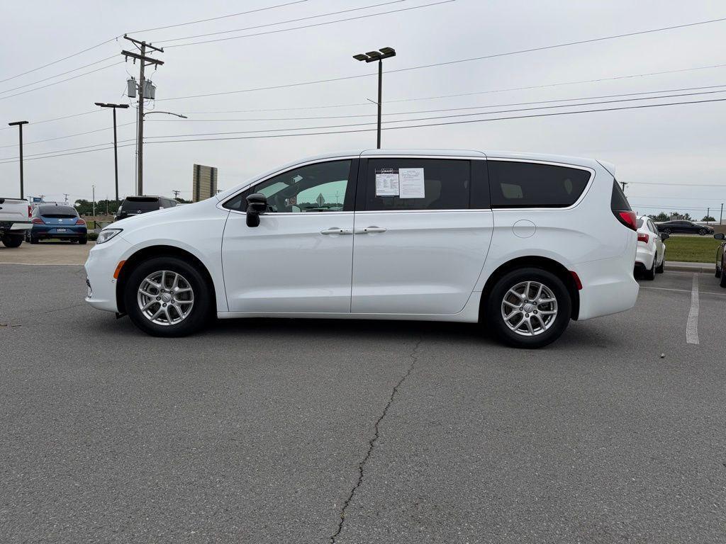 used 2026 Chrysler Pacifica car, priced at $34,249