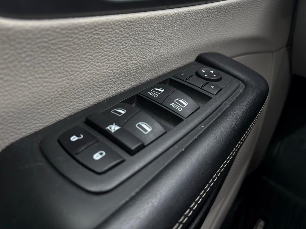 used 2022 Chrysler Pacifica Hybrid car, priced at $21,997