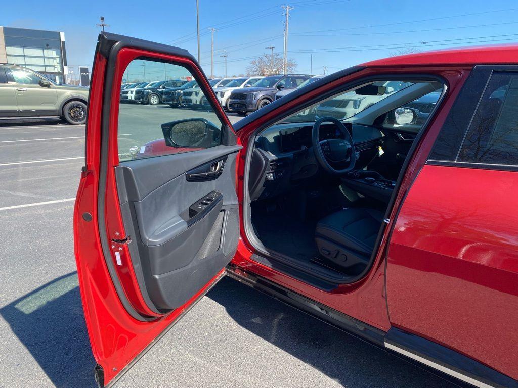 new 2025 Kia EV6 car, priced at $52,745