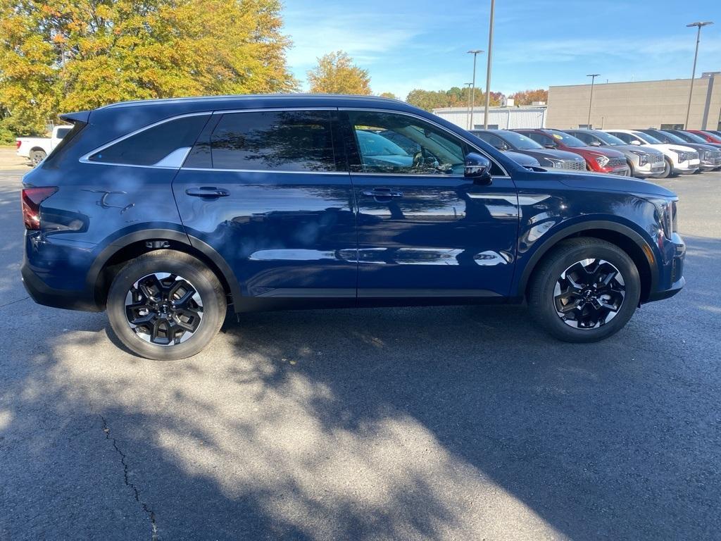 new 2026 Kia Sorento car, priced at $37,030