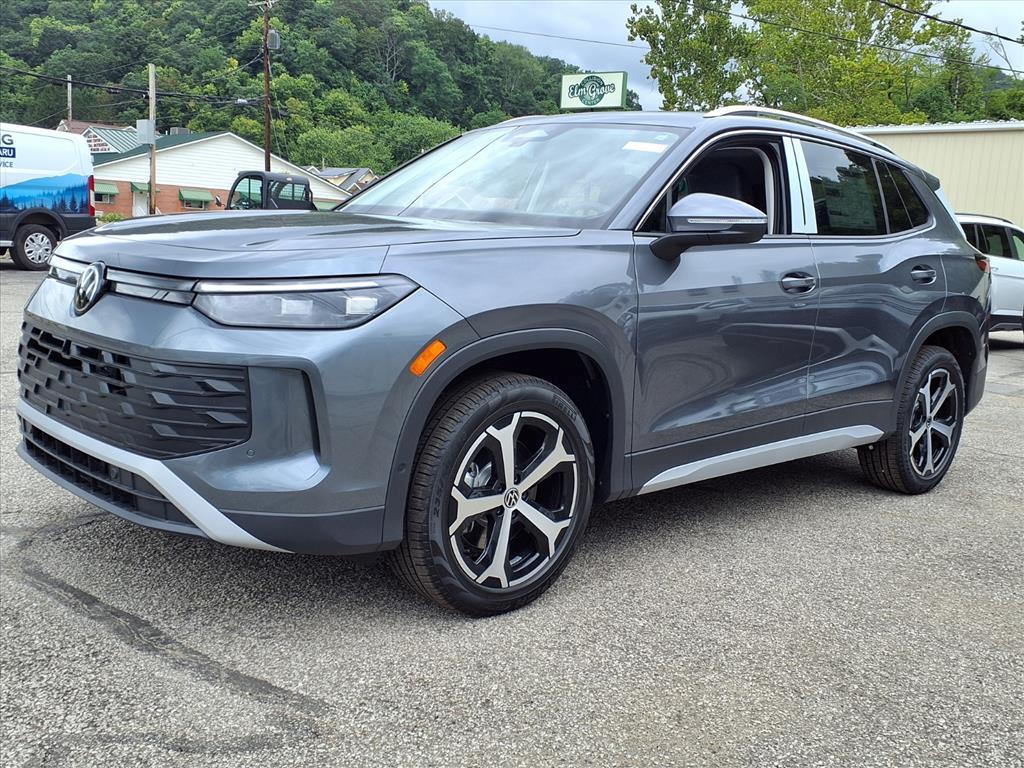new 2025 Volkswagen Tiguan car, priced at $35,734