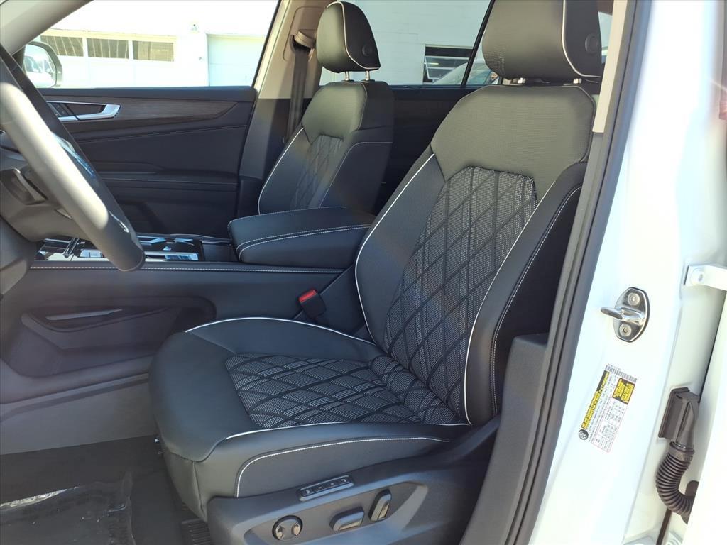 new 2026 Volkswagen Atlas car, priced at $54,701