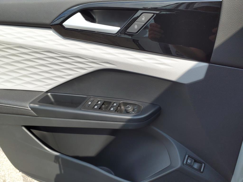 new 2024 Volkswagen Taos car, priced at $22,344