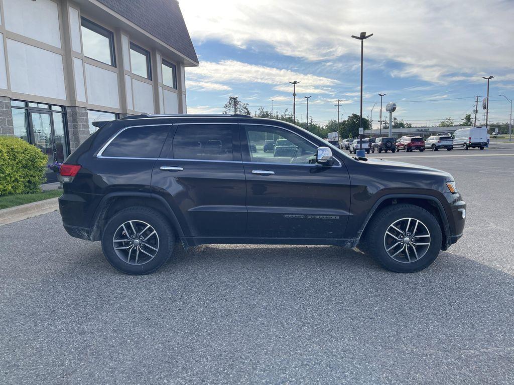 used 2017 Jeep Grand Cherokee car, priced at $11,204
