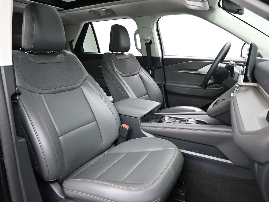 new 2025 Ford Explorer car, priced at $46,223