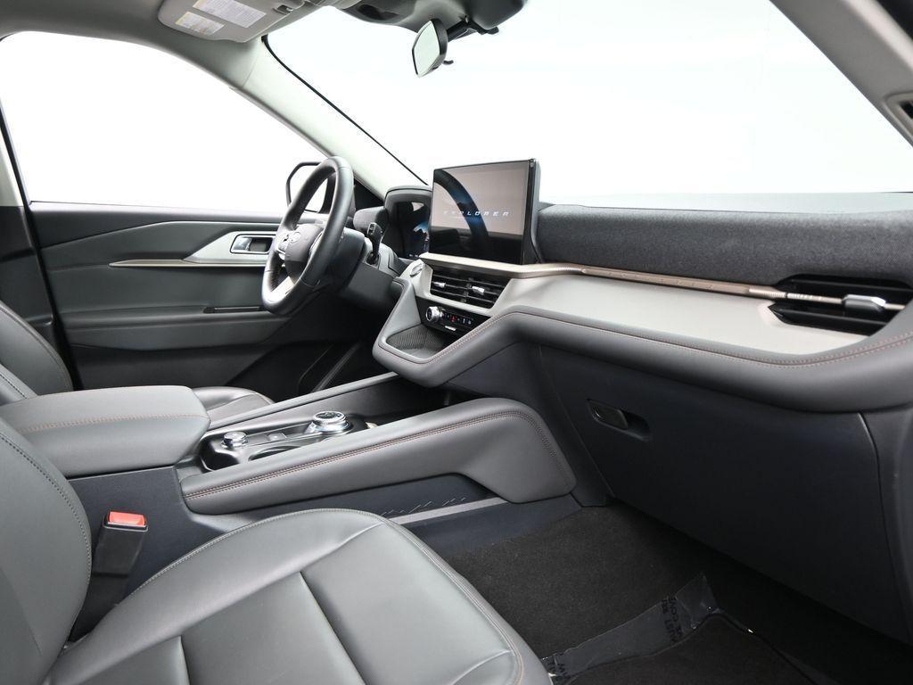 new 2025 Ford Explorer car, priced at $46,223