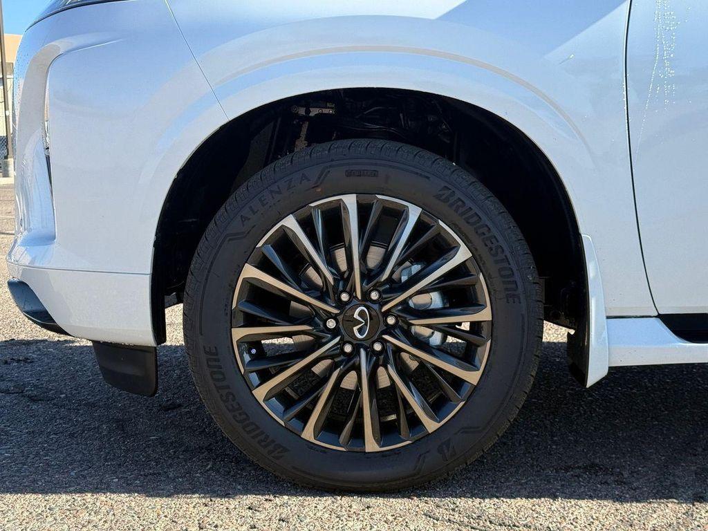 new 2026 INFINITI QX80 car, priced at $113,558