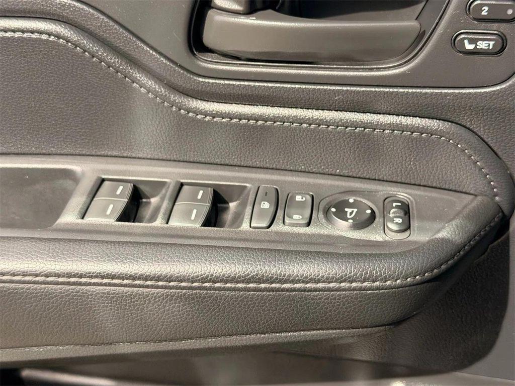 used 2025 Honda Odyssey car, priced at $37,990