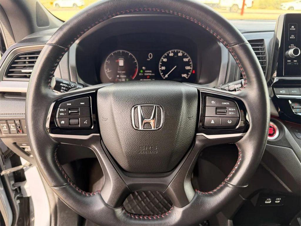 used 2025 Honda Odyssey car, priced at $37,990