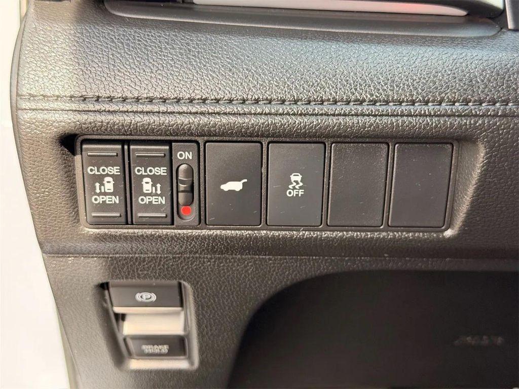 used 2025 Honda Odyssey car, priced at $37,990