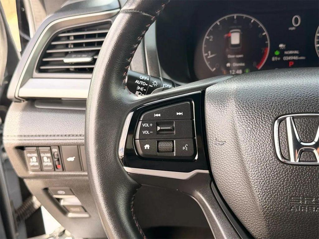 used 2025 Honda Odyssey car, priced at $37,990